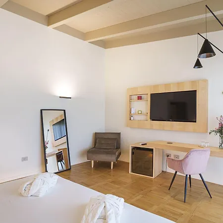 Uefio - Luxury 3*