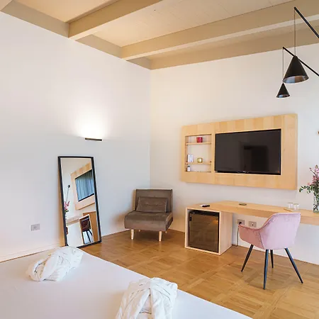 Uefio - Luxury 3* Monte di Procida